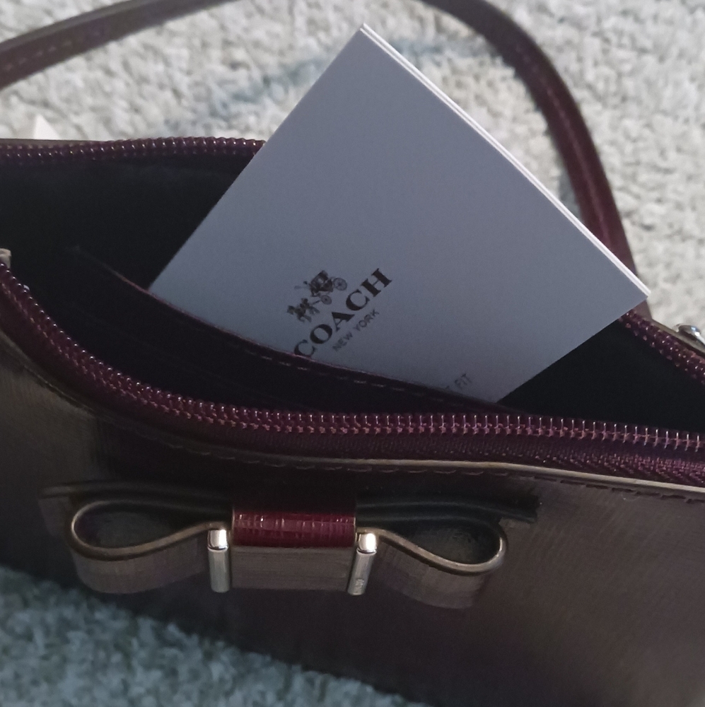 👛 Coach Wristlet - Picture 5 of 11